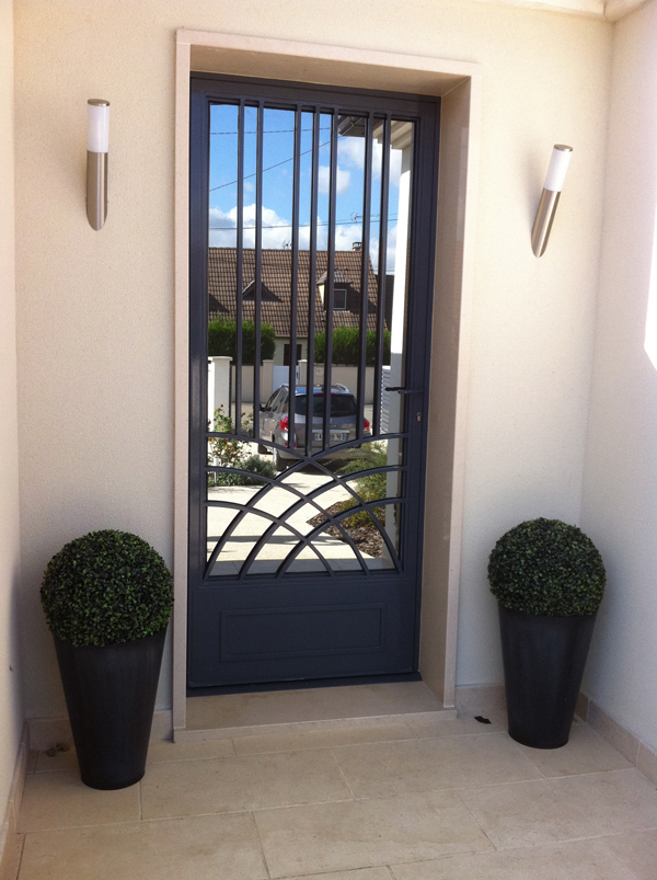 Porte en fer forgé