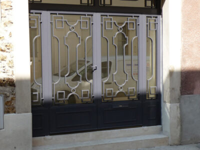 Porte en fer forgé