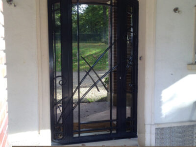 Porte en fer forgé
