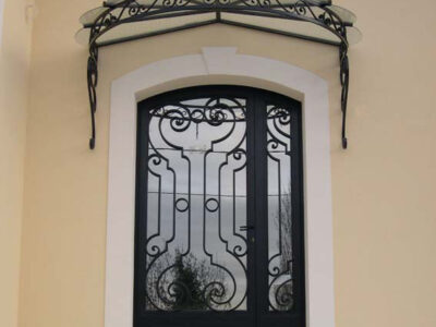 Porte en fer forgé