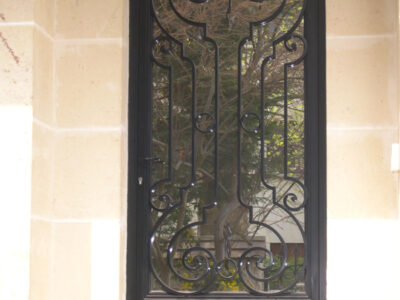 Porte en fer forgé