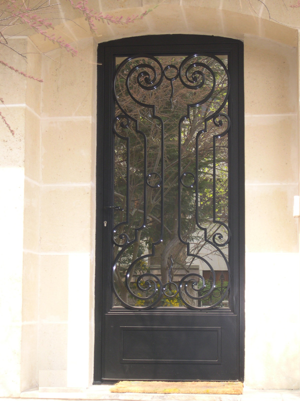 Porte en fer forgé