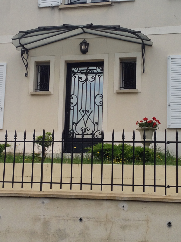 Porte en fer forgé