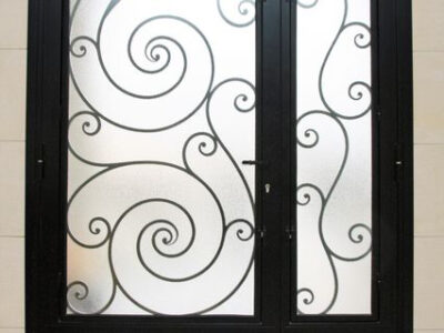 Porte en fer forgé