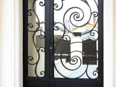 Porte en fer forgé