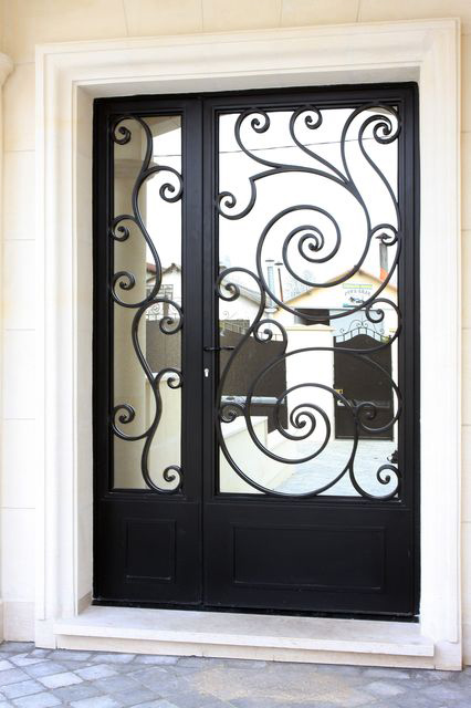 Porte en fer forgé