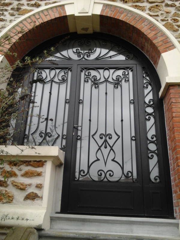 Porte en fer forgé