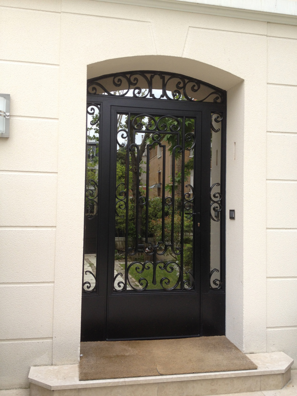 Porte en fer forgé