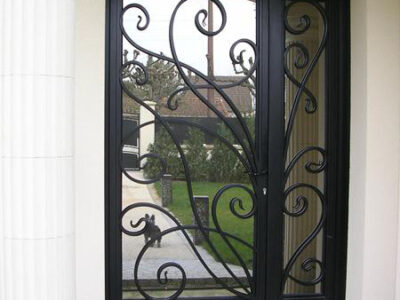 Porte en fer forgé