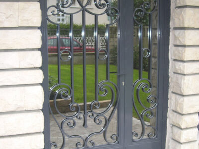 Porte en fer forgé