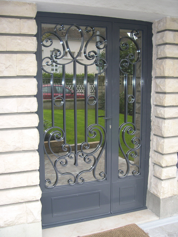 Porte en fer forgé