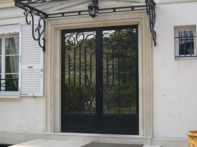 Porte en fer forgé