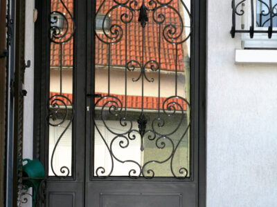 Porte en fer forgé