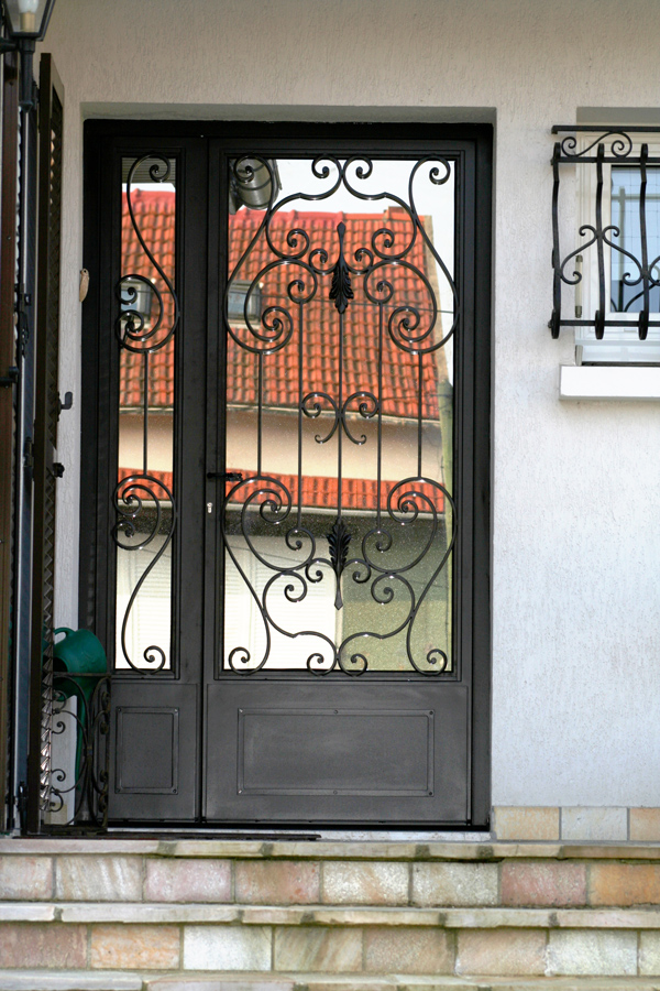Porte en fer forgé