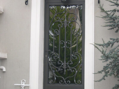 Porte en fer forgé