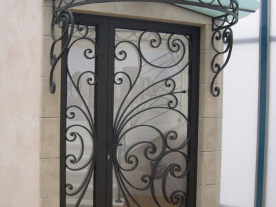 Porte en fer forgé