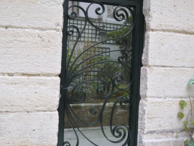 Porte en fer forgé