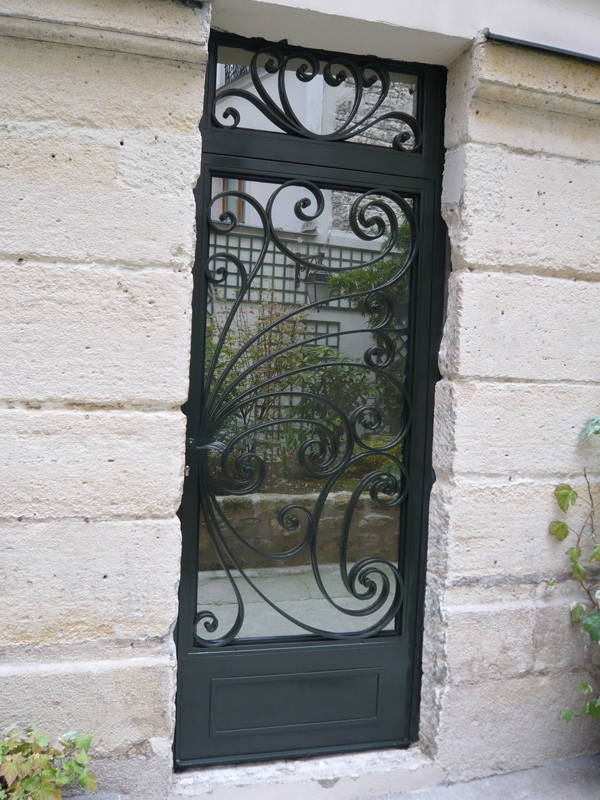 Porte en fer forgé