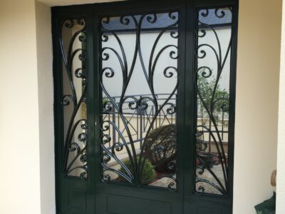 Porte en fer forgé