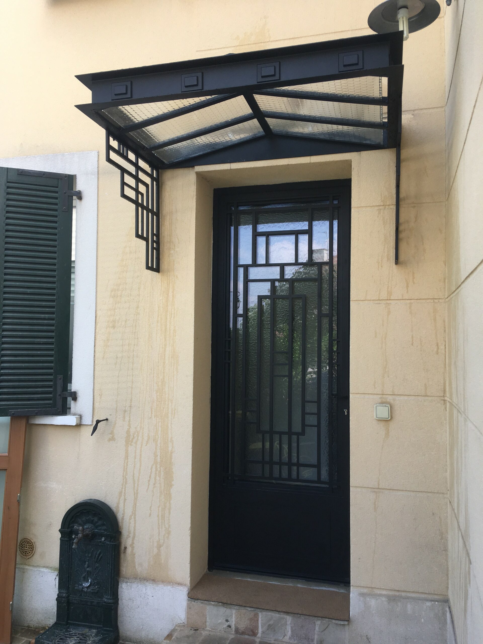 Porte en fer forgé