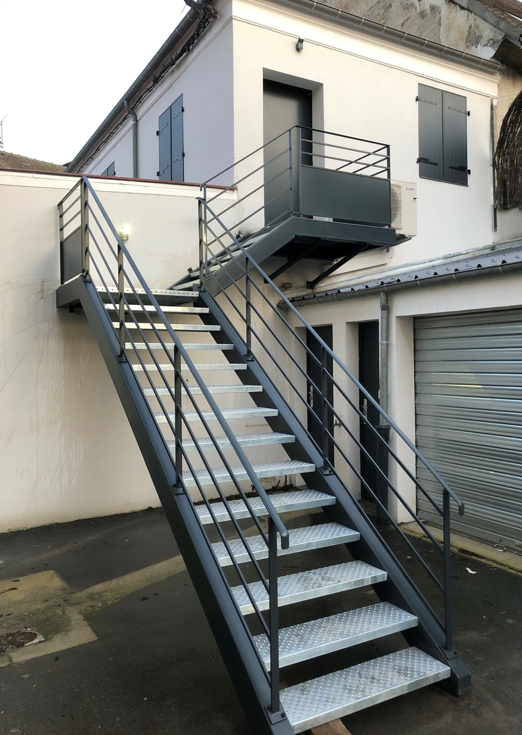 Escalier métalique