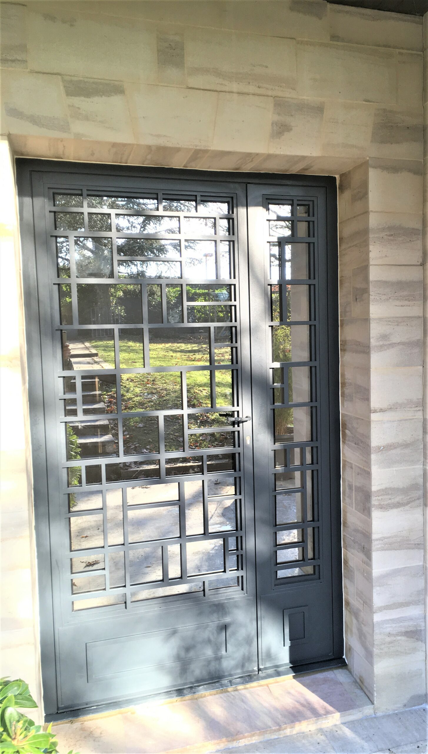 Porte en fer forgé