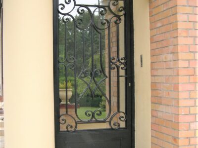 Porte en fer forgé