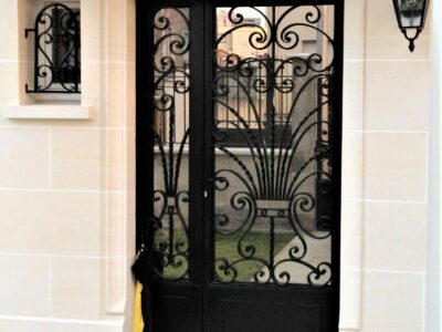 Porte en fer forgé