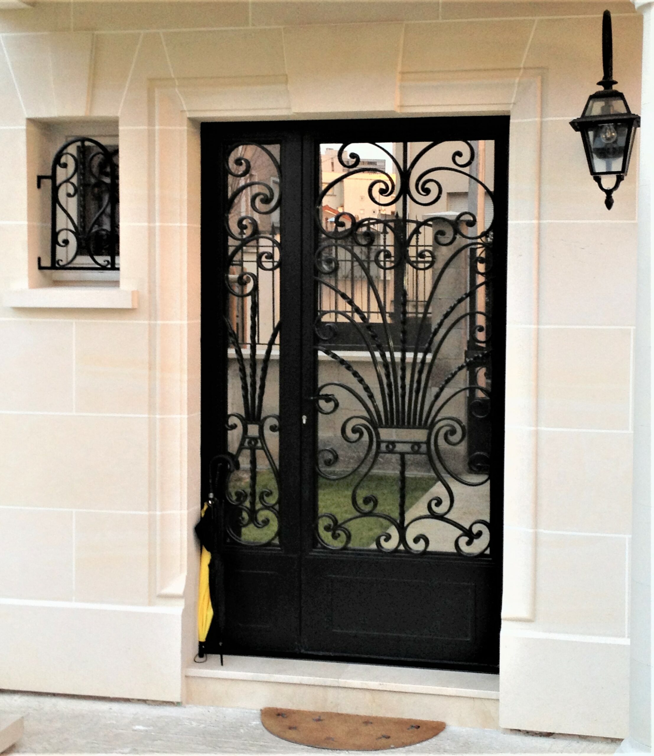 Porte en fer forgé