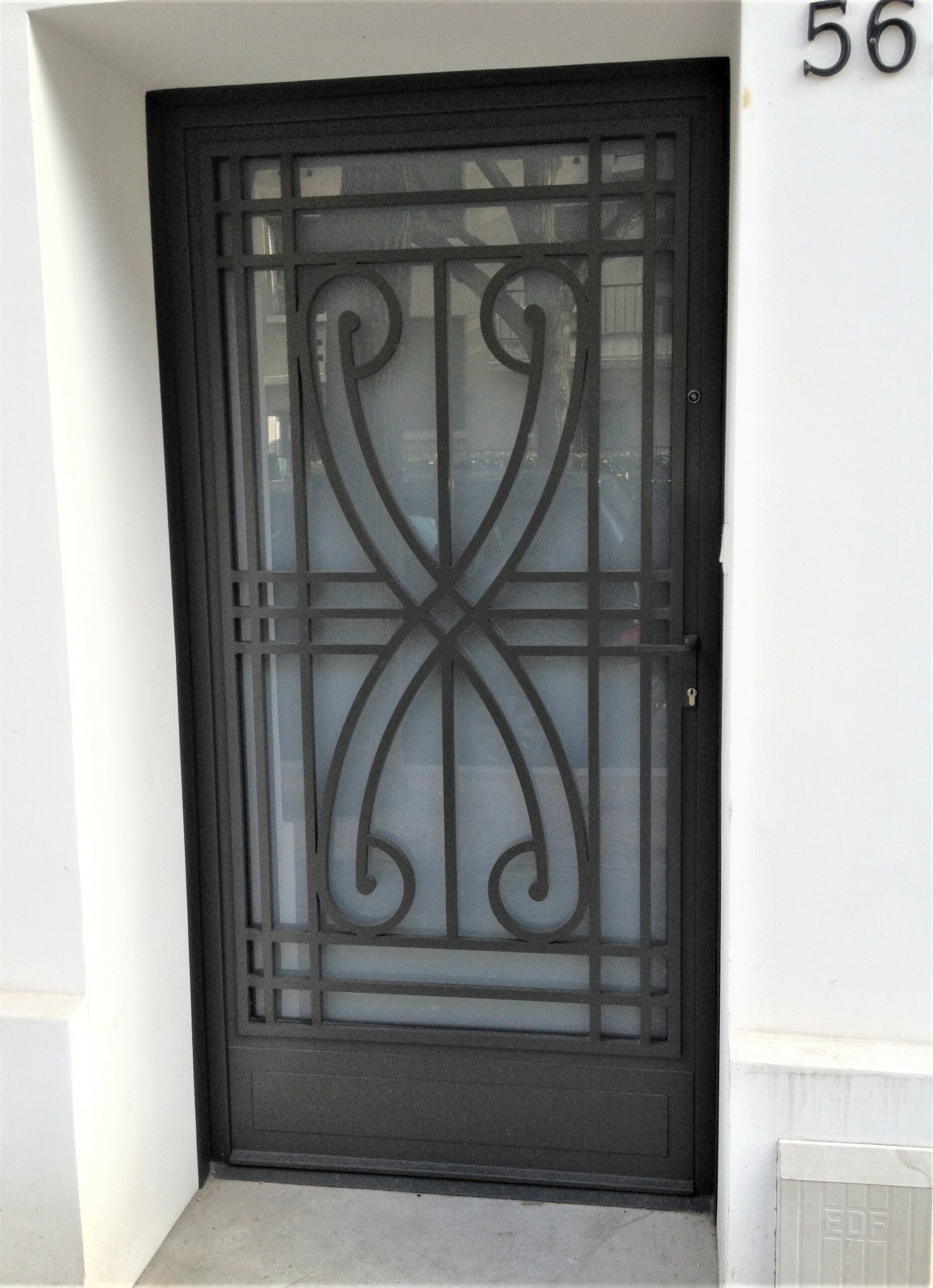 Porte en fer forgé