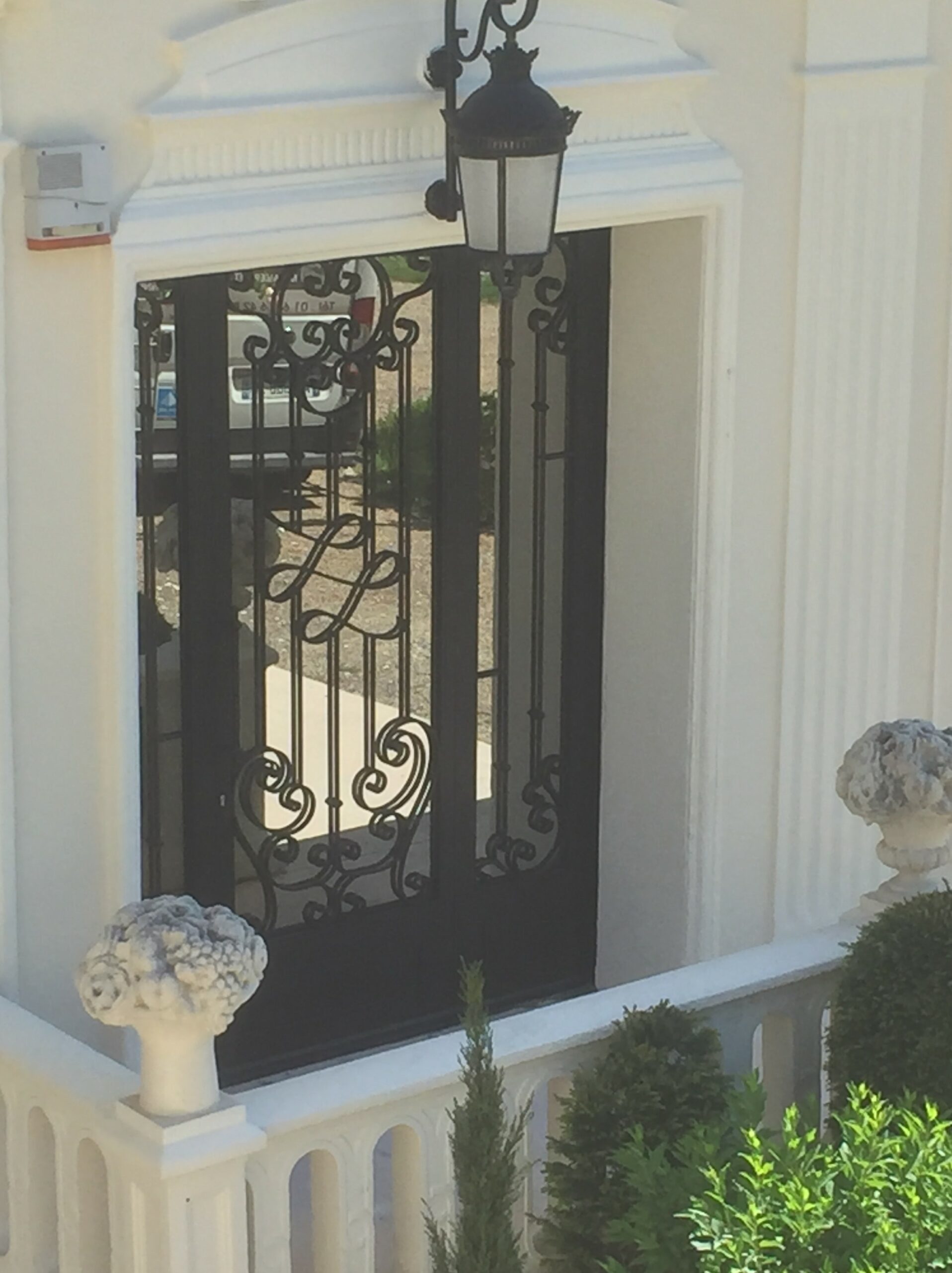 Porte en fer forgé